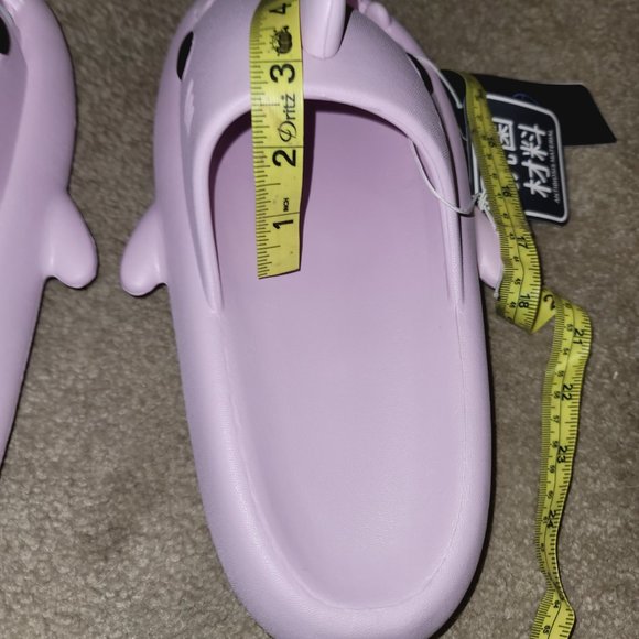 shark flip flops - Picture 3 of 5